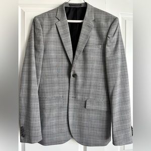 Men’s Sport-coat, 36 regular, size small.  Never worn didn’t fit.  Skinny Fit